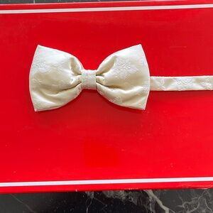 Santo Stefano hand made 100% italian silk bow tie adjustable neck size
